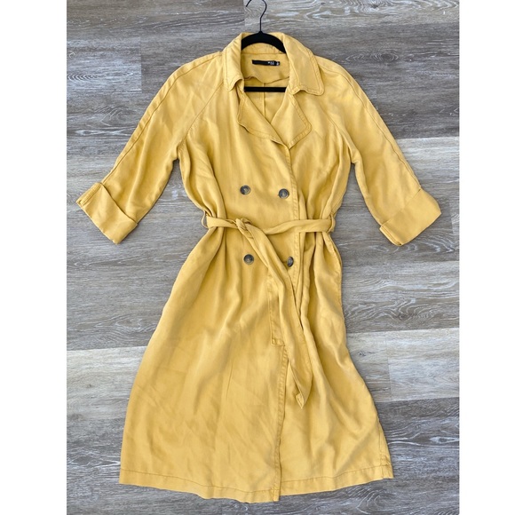 Max Studio Jackets & Blazers - Max Studios Light Trench Coat